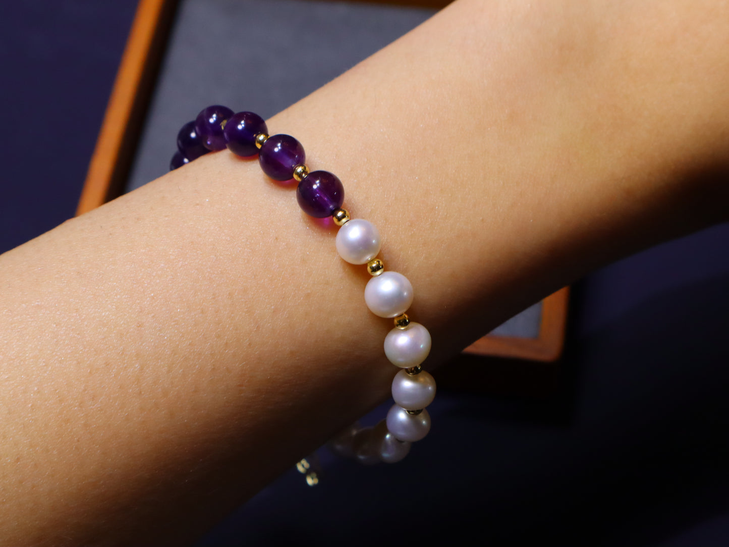 6.0-7.0 mm White Freshwater Pearl and Amethyst Bracelet