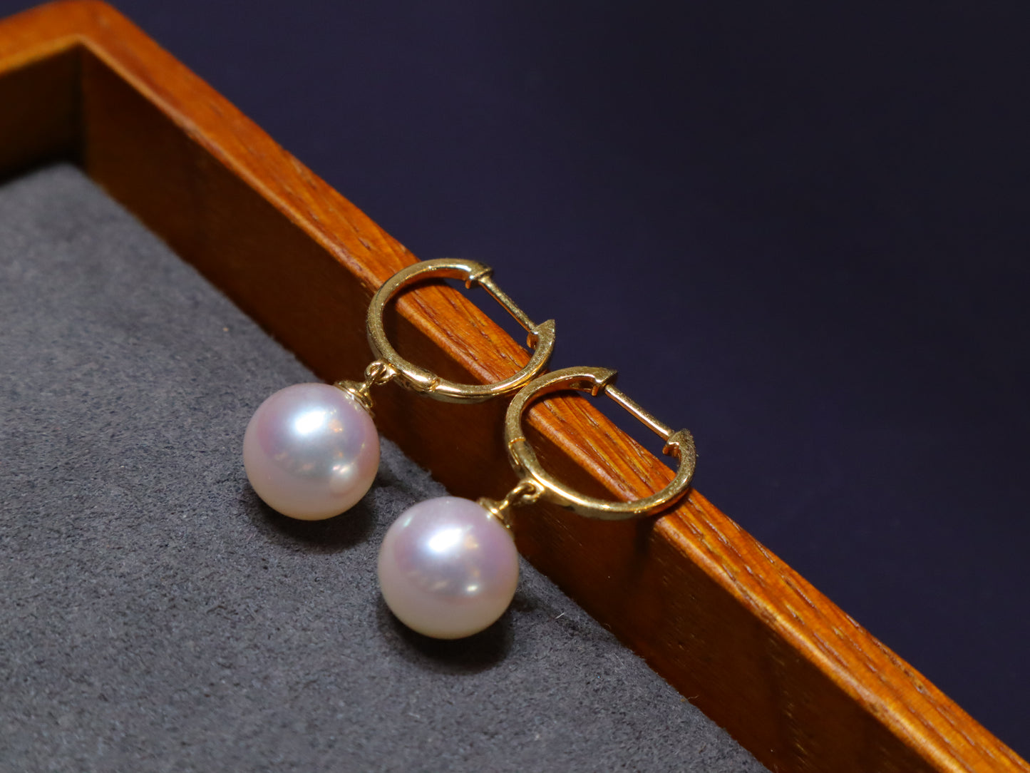 White Akoya AAA Pearl Stud Earrings 18k Yellow Gold 8.0-8.5 mm