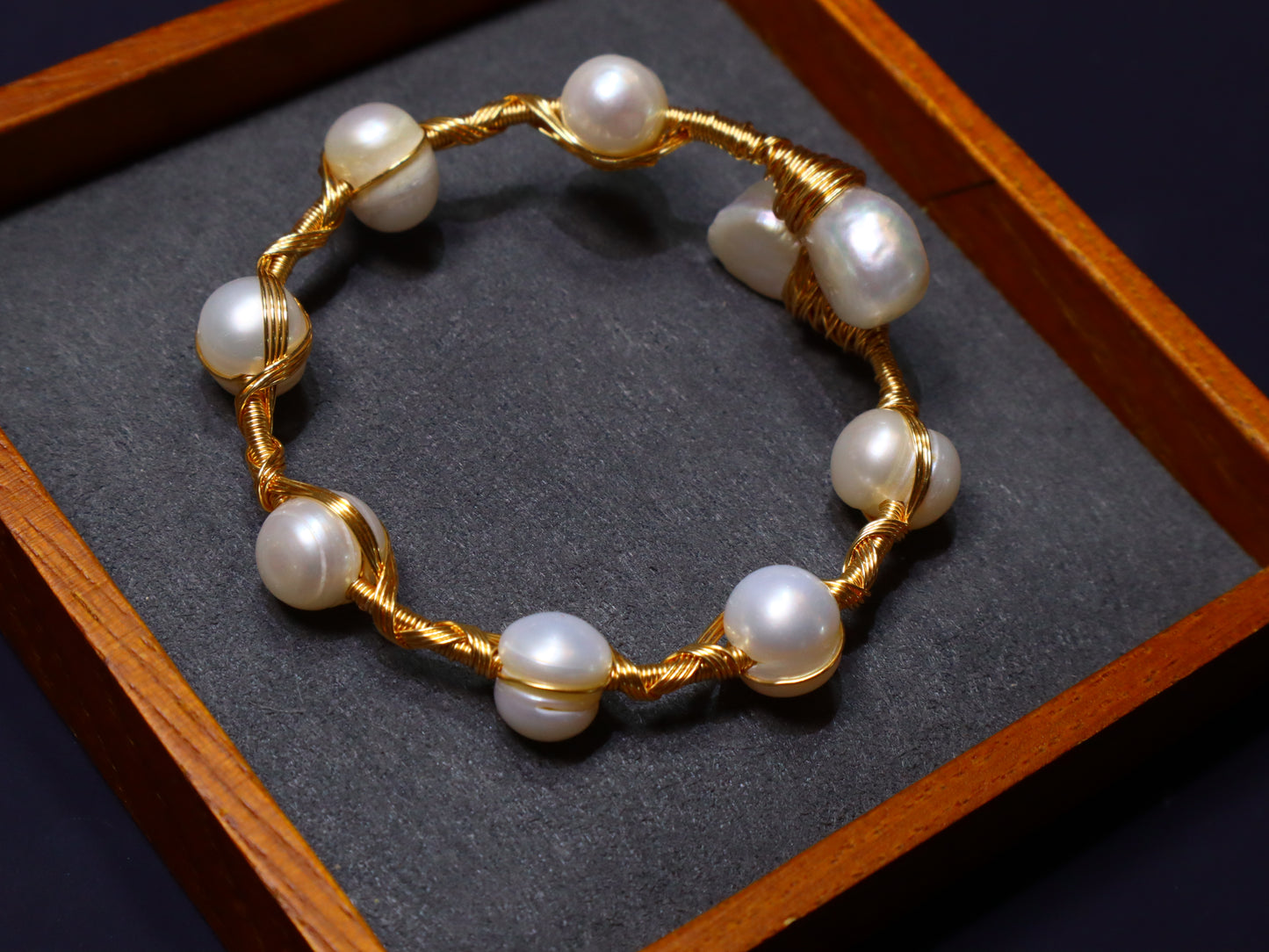 Handmade 9-10mm White Baroque Freshwater Pearl Bracelet