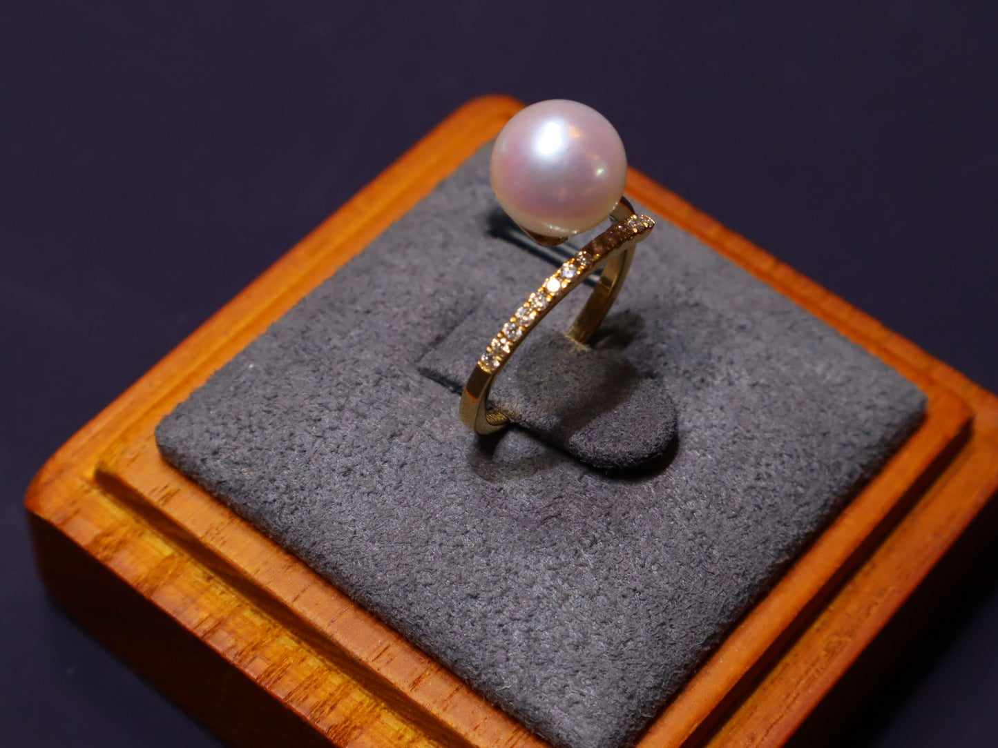 8.5-9mm Akoya Pearl Ring with Diamond