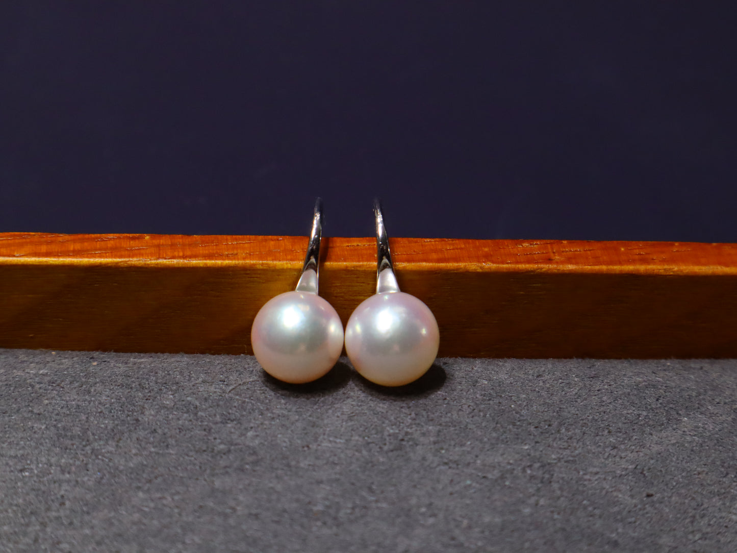 8.5-9mm Akoya Pearl Hook Earrings