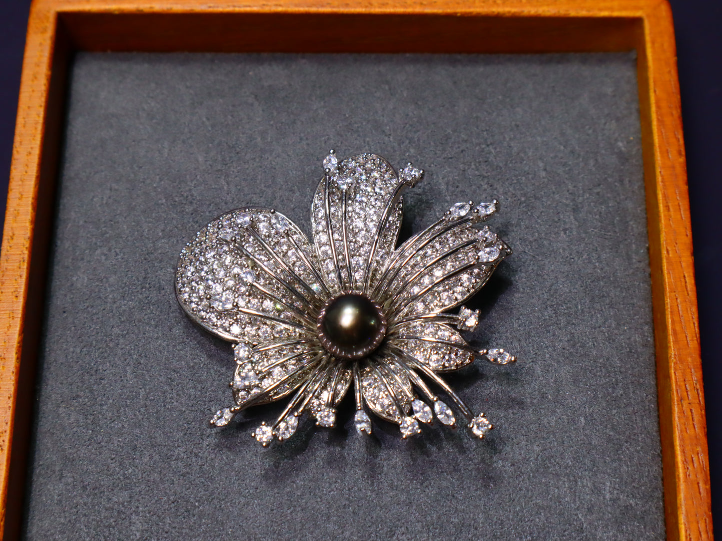 Flower Shape 9-10mm Tahitian Pearl Brooch