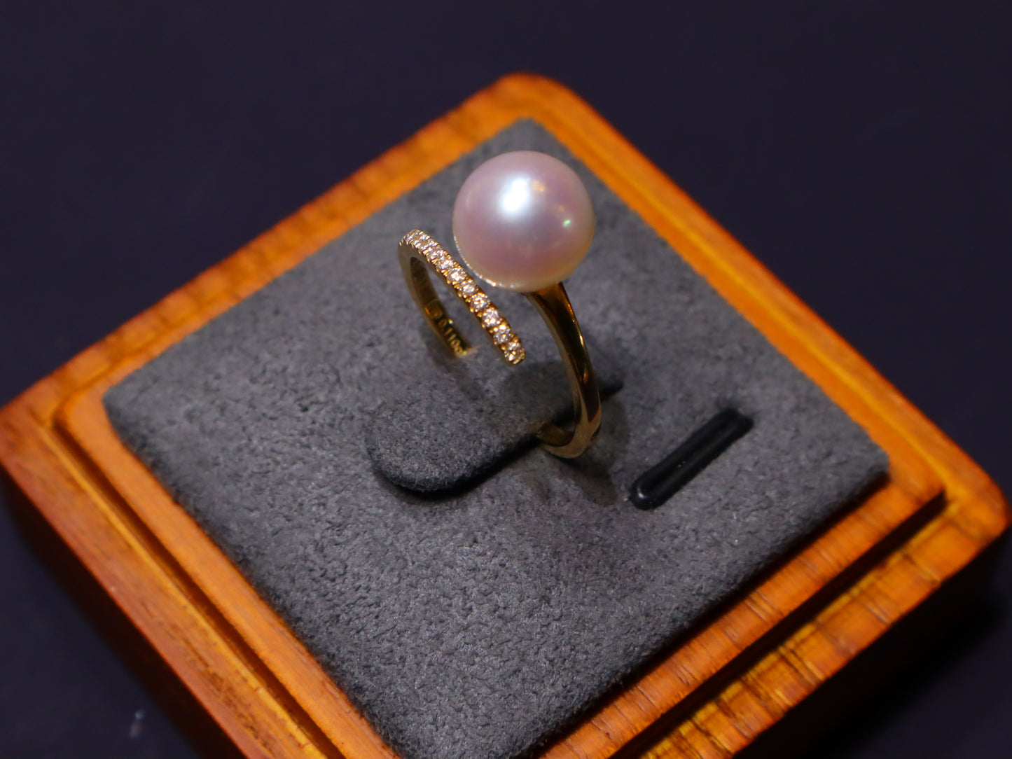 8.5-9mm Akoya Pearl Ring with Diamond