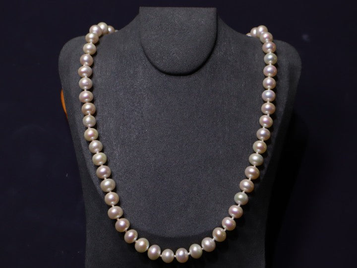 Classcial 8-9mm Freshwater Pearls Necklace