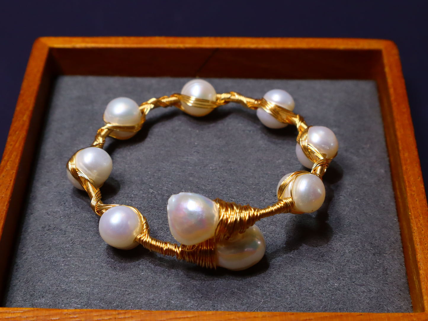 Handmade 9-10mm White Baroque Freshwater Pearl Bracelet