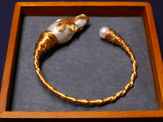 Handmade Baroque Freshwater Pearl Bracelet