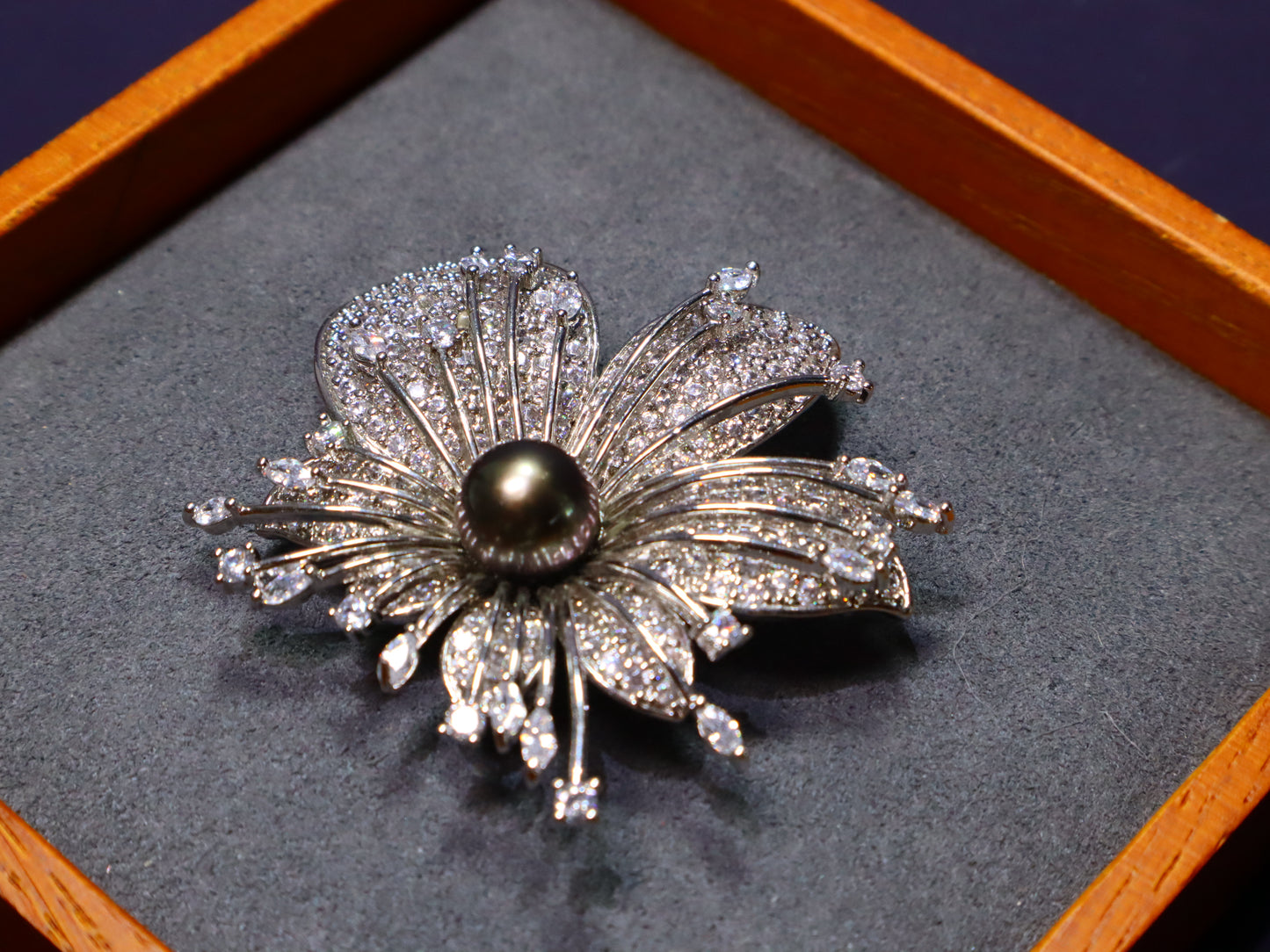 Flower Shape 9-10mm Tahitian Pearl Brooch