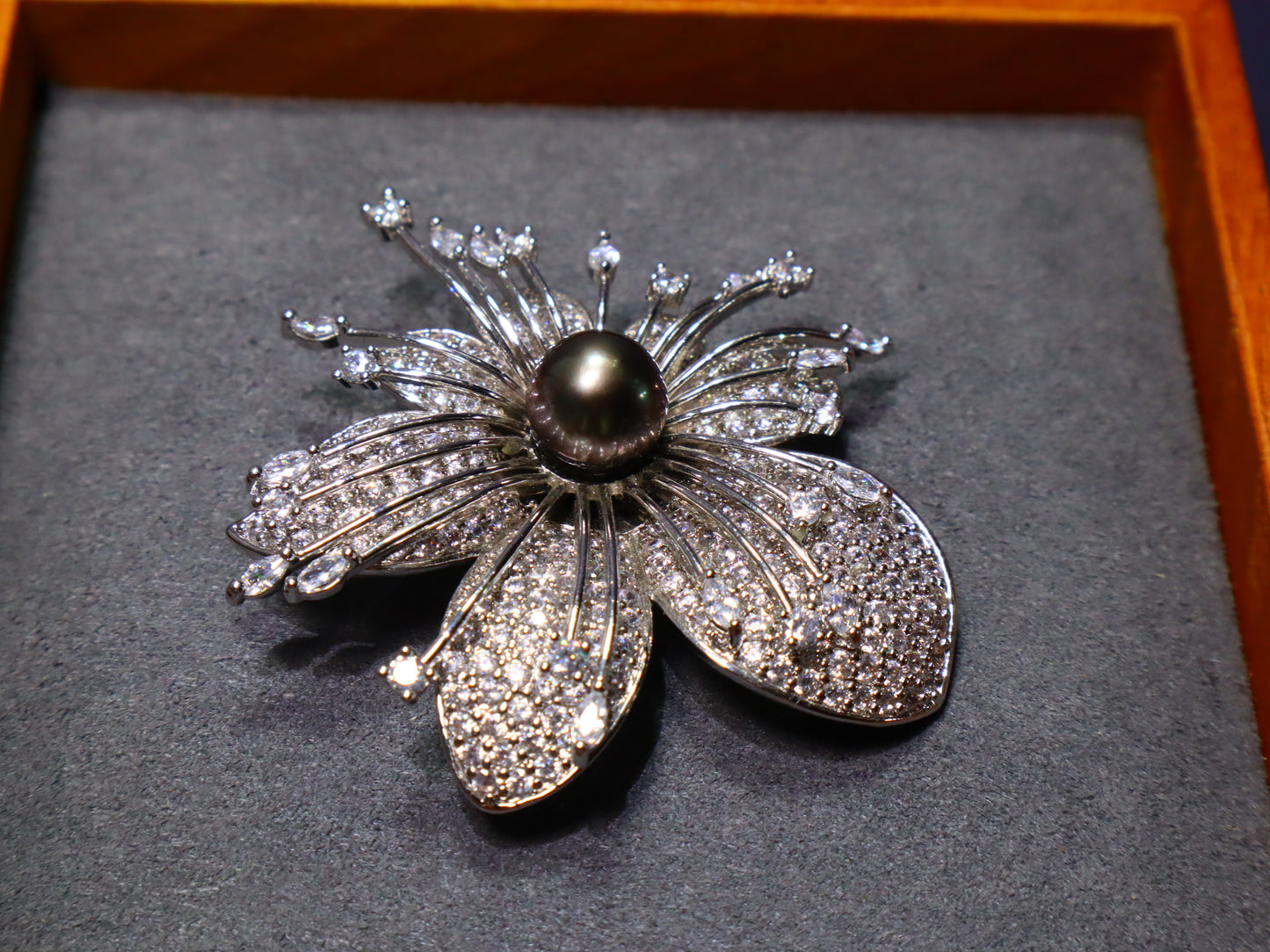 Flower Shape 9-10mm Tahitian Pearl Brooch