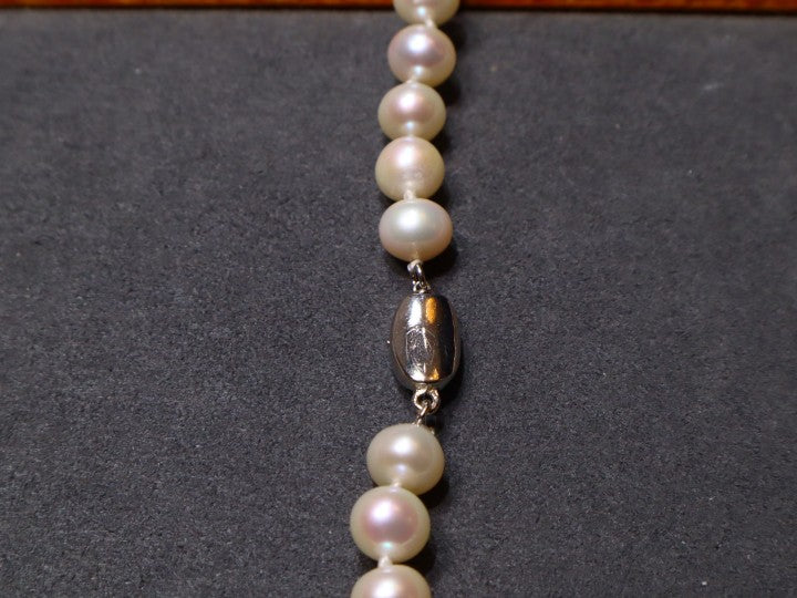 Classcial 8-9mm Freshwater Pearls Necklace